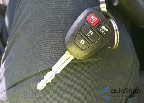 2015 Toyota Corolla S Plus z USA, uszkodzony, nr VIN 2T1BURHE8FC279231